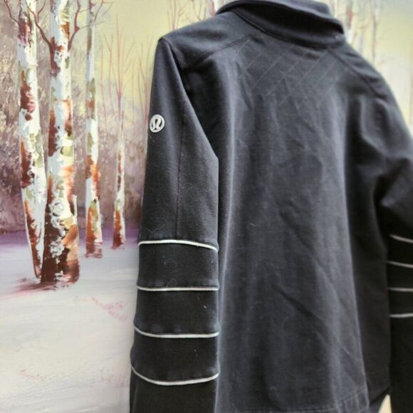 Lululemon black running jacket / 10 - Picture 5 of 5